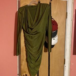 Green long sleeve dress